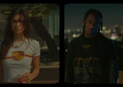 Nel video di “I Know?” di Travis Scott c’è anche Emily Ratajkowski (con la maglia dell’Inter)