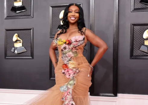 SZA si esibirà ai Grammy 2024