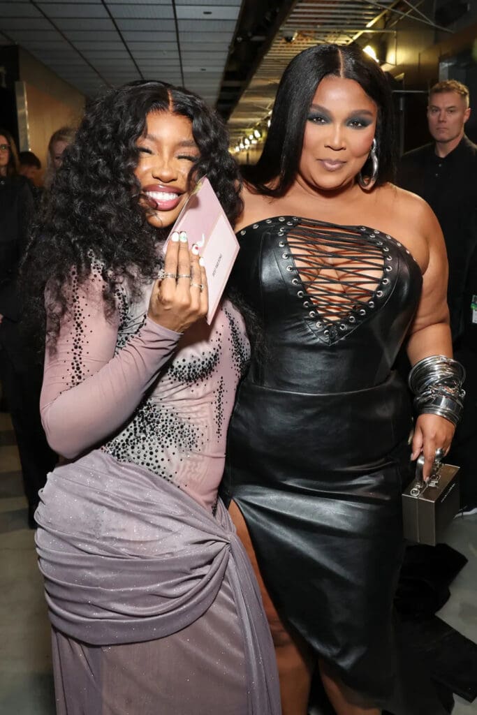 10 - SZA, Lizzo - foto Grammy Awards 2024 - foto di Stewart Cook - CBS