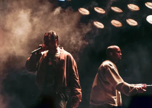 Kanye West si è esibito a sorpresa al concerto di Travis Scott