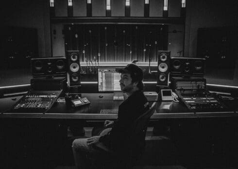 Dietro le quinte di una hit: l’intervista a Frankindeed, il sound engineer di Sfera Ebbasta