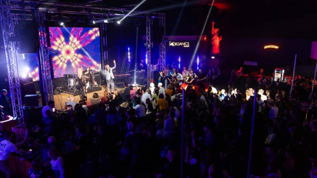 SanNoLo 2025: annunciata l’ottava edizione del festival della canzone a Milano
