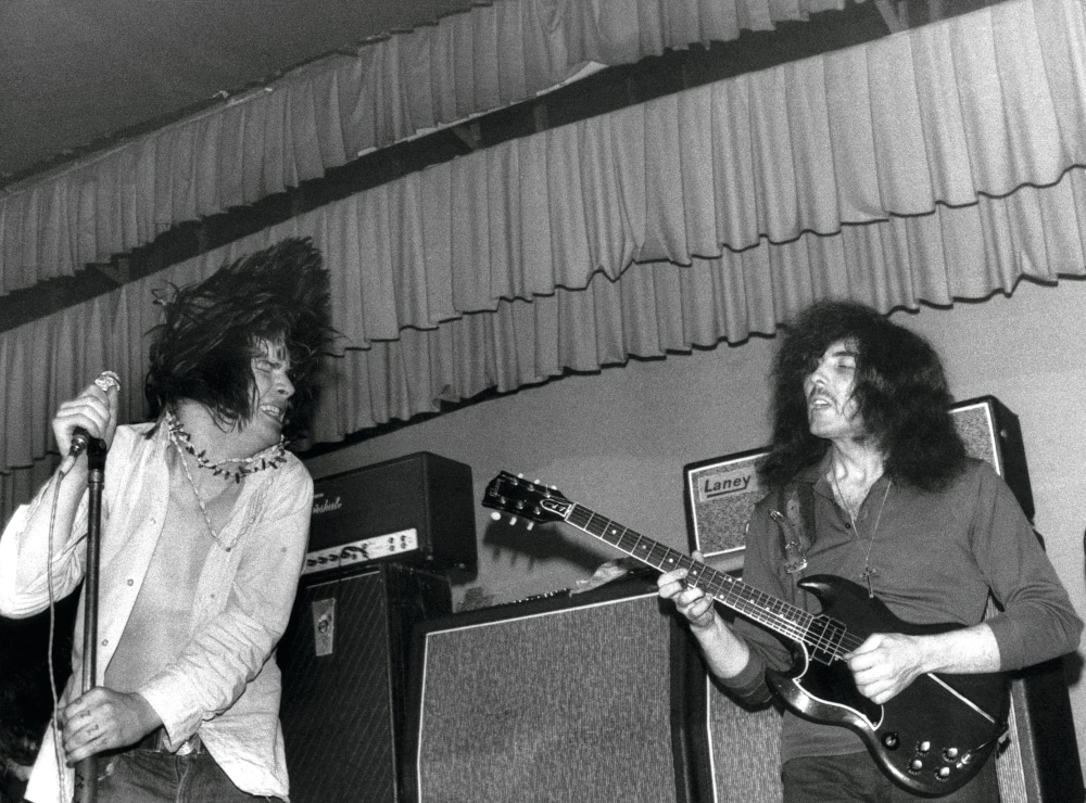 biografia Ozzy Osbourne - Ozzy e Tony quando ancora la band si chiamava Earth (foto di Ellen Poppinga, 1969)