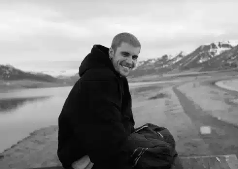 Justin Bieber si esibirà ai Grammy Awards 2026