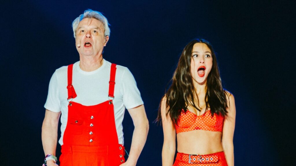 David Byrne fa una cover di “drivers license” di Olivia Rodrigo