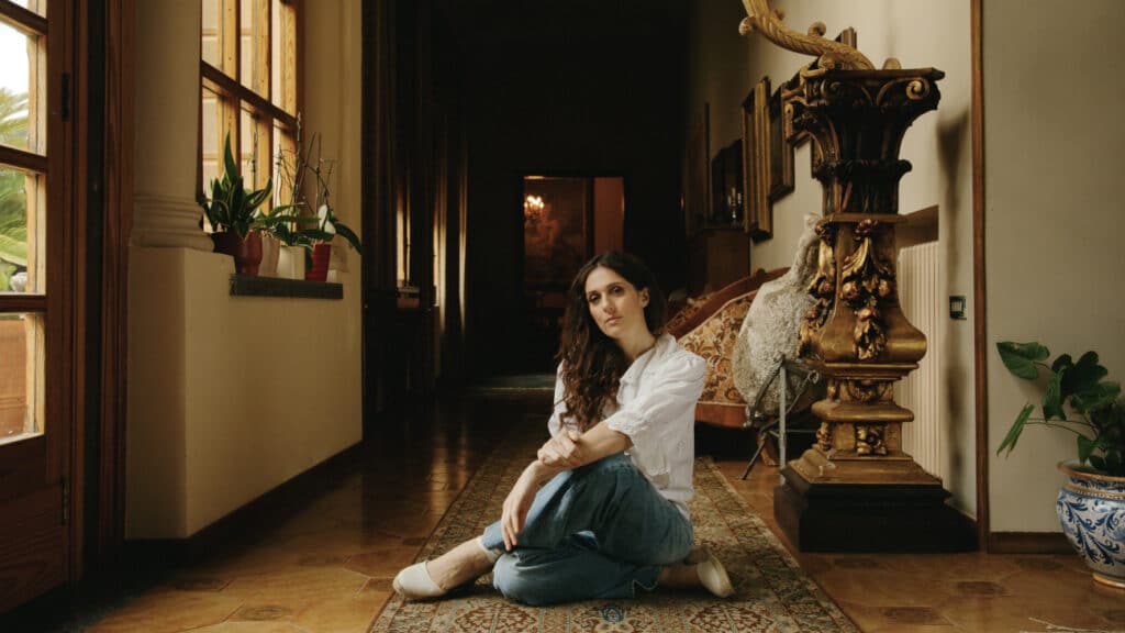 Carolina Bubbico: in anteprima il singolo “Uma Rosa e um Bordado” (con videoclip)