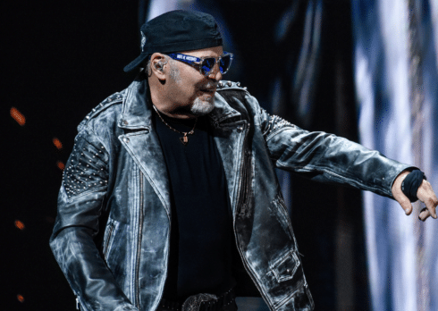 Nessuno ha raccontato gli errori, le passioni e le delusioni di un Paese come Vasco Rossi