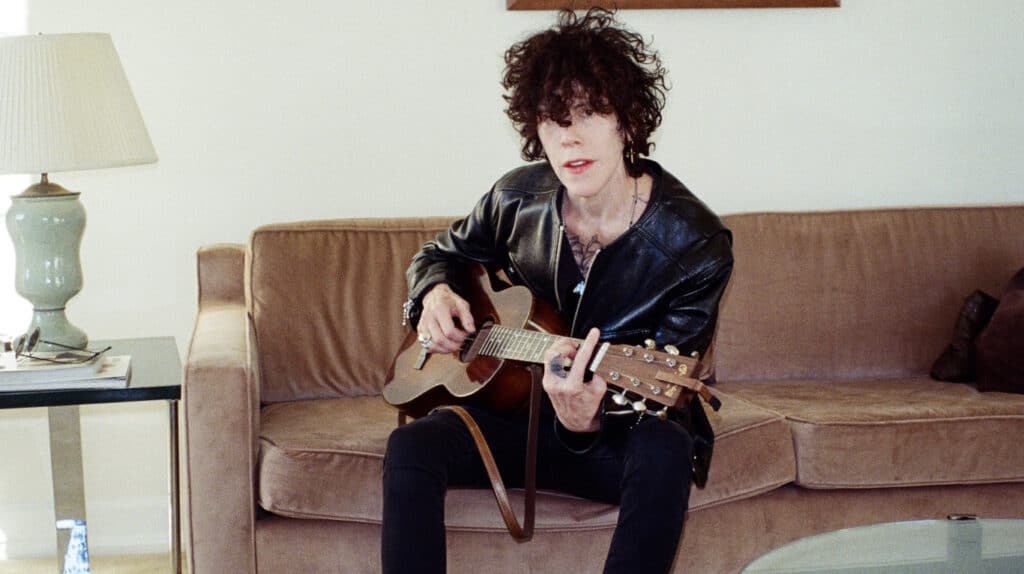 LP anticipa il suo nuovo disco con “Love Is All I Have” e un tour con tappe in Italia