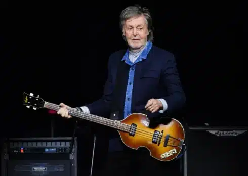 Al matrimonio di Taylor Swift Paul McCartney ha eseguito un brano dei Beatles che non suonava dal 1964